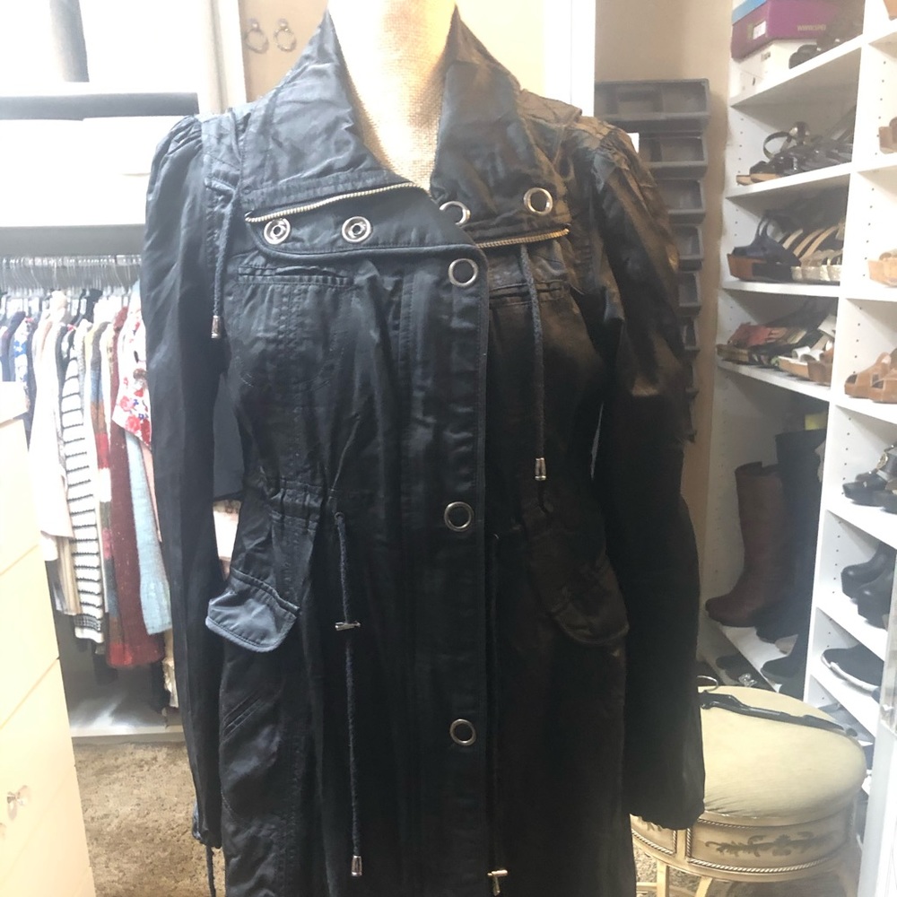 Long sleeve black jacket.